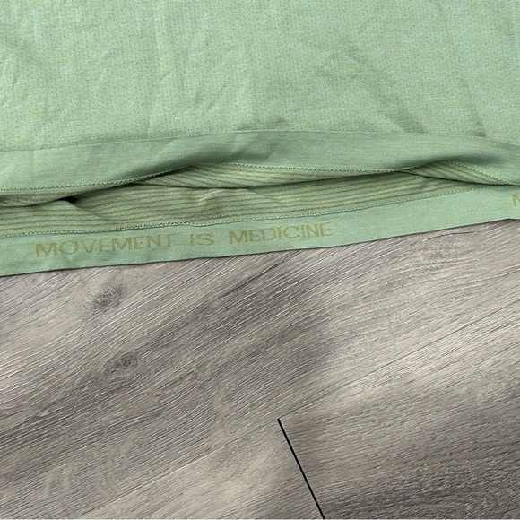 lululemon athletica Sage Green Short Sleeve Tee - Picture 2 of 3